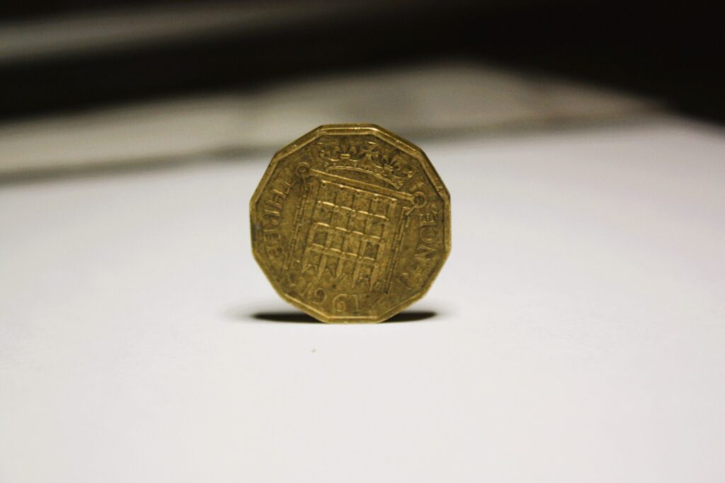 Three-Pence-1961-AllFindsComPL-9-1024x683 Three Pence 1961 – Niedoceniany klejnot ery Elżbiety II