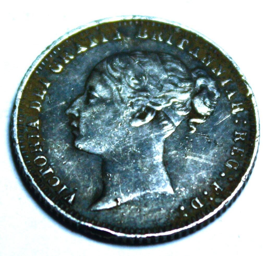 sixpence-1876-UK-AllFindsComPL-4-1024x980 Sixpence 1876 – Brytyjska Moneta Kolekcjonerska💰