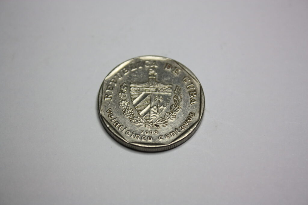 25-centavo-2000-rok-Kuba-Allfinds.com_.pl-1-1024x683 25 Centavo Kuba 2000 - mała moneta