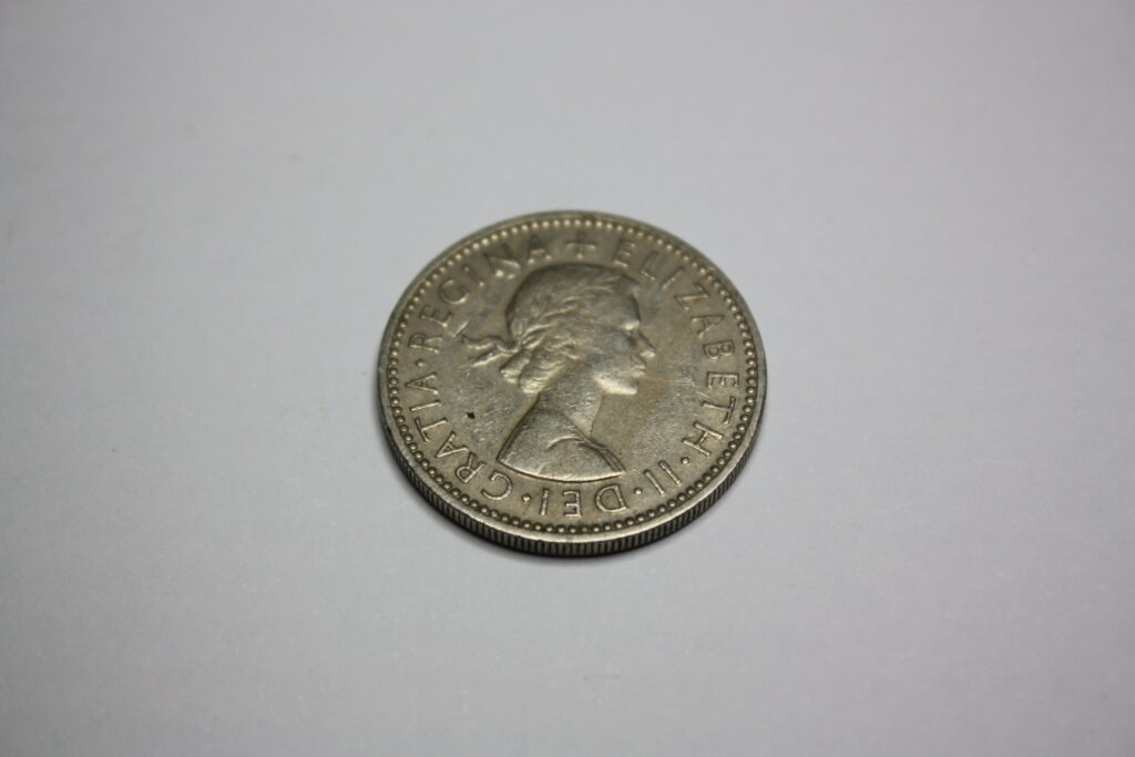 one-shilling-1956-allfinds.com_.pl-2-1024x683 One Shilling 1956 – ile jest warta moneta?
