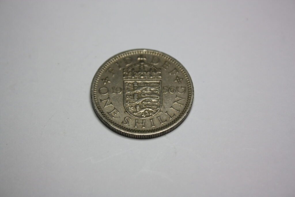one-shilling-1956-allfinds.com_.pl-6-1024x683 One Shilling 1956 – ile jest warta moneta?