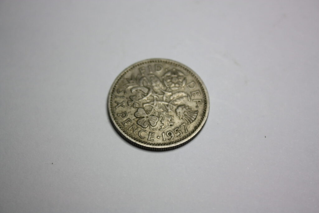 six-pence-1957-wersja-2-All-Finds-Com-PL-6-1024x683 Sixpence 1957 – ile warta jest moneta?