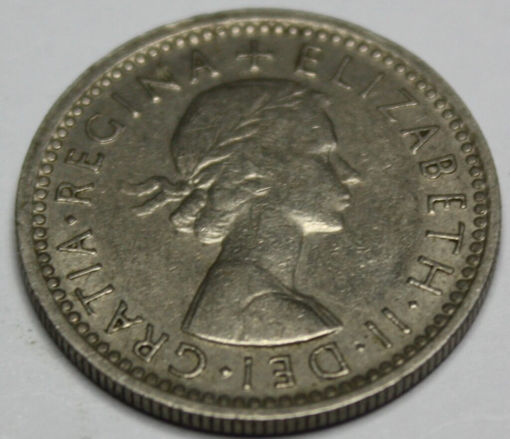 six-pence-1961-All-Finds-Com-PL-4-1024x882 Sixpence 1961 – ile warta jest moneta?