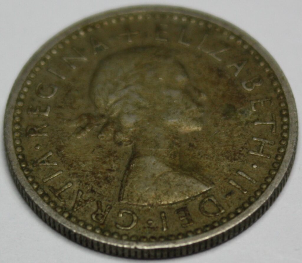 six-pence-z-1960-All-Finds-Com-PL-2-1024x891 Sixpence 1960 – ile warta jest moneta?