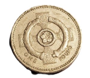 one-pound-2001-www.allfinds.com_.pl-4-300x262 1 Pound 2001 (UK) ile jest warta moneta?